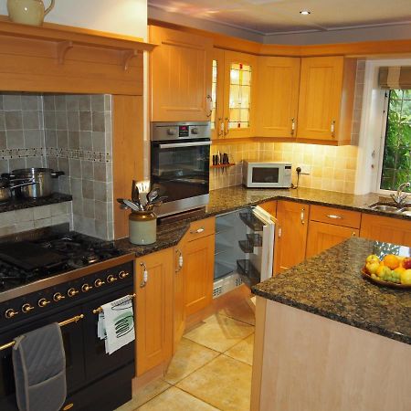 Hectors House Comfortable 4 Bed House In Mature Gardens イェルバートン エクステリア 写真