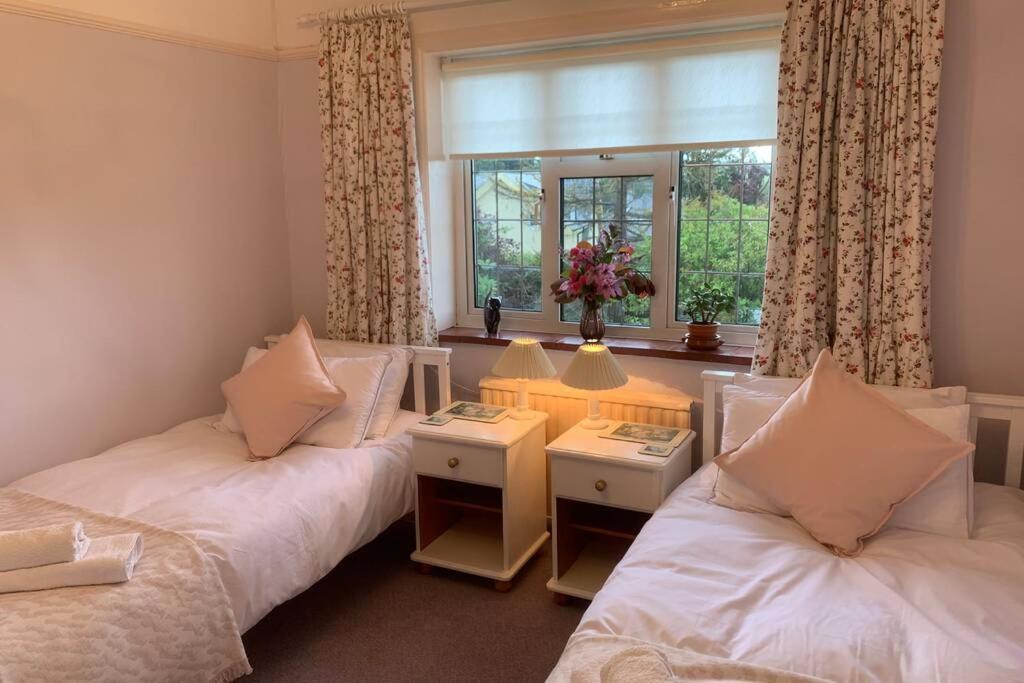 Hectors House Comfortable 4 Bed House In Mature Gardens イェルバートン エクステリア 写真